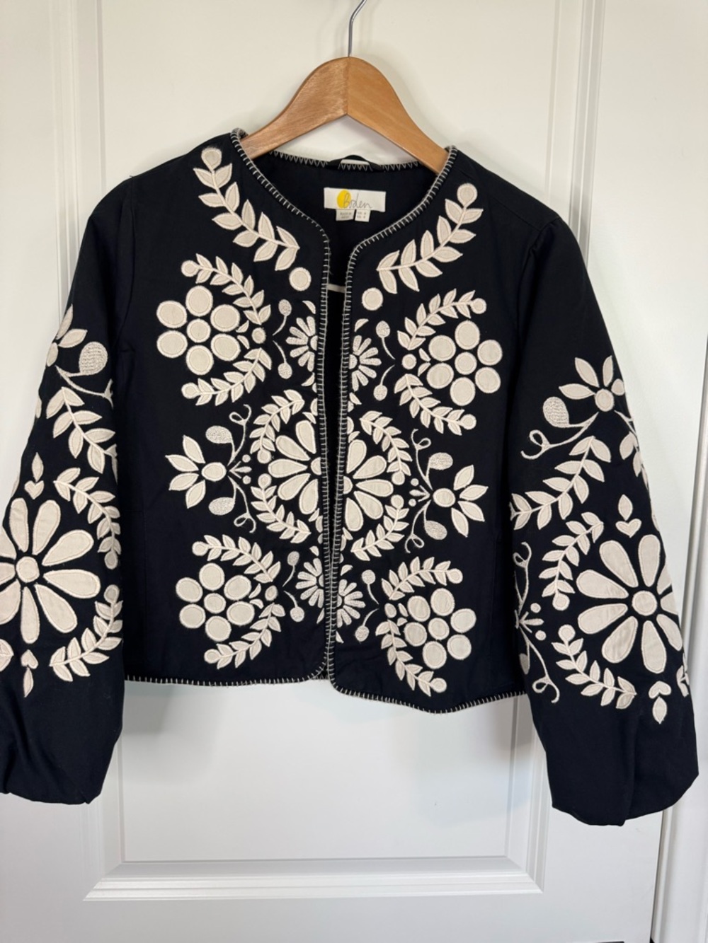 Boden Black Embroidered Cropped Jacket Boho Floral Quilted Cotton Pockets 4